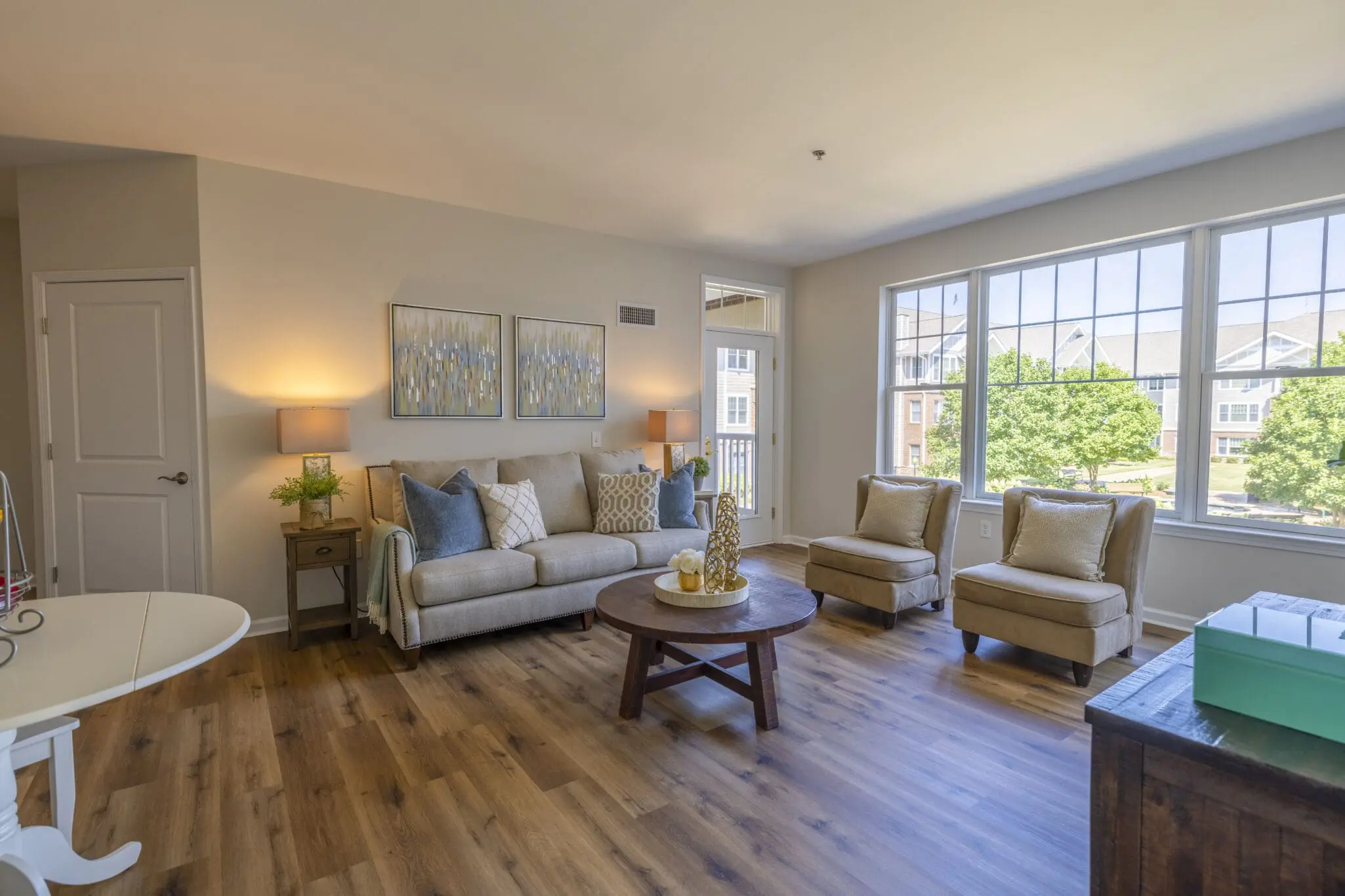 A wide shot of a senior One-bedroom apartment home, ideal for solo agers who want to stay active in retirement at The Heritage at Brentwood® in TN.